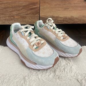 PUMA Kids Wild Rider Animal Crossing Light Sky/Whisper White Big Kid 4 Sneaker